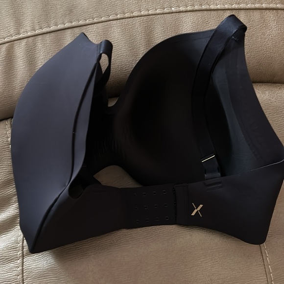 Knix Wireless Wingwoman Bra - Picture 3 of 8